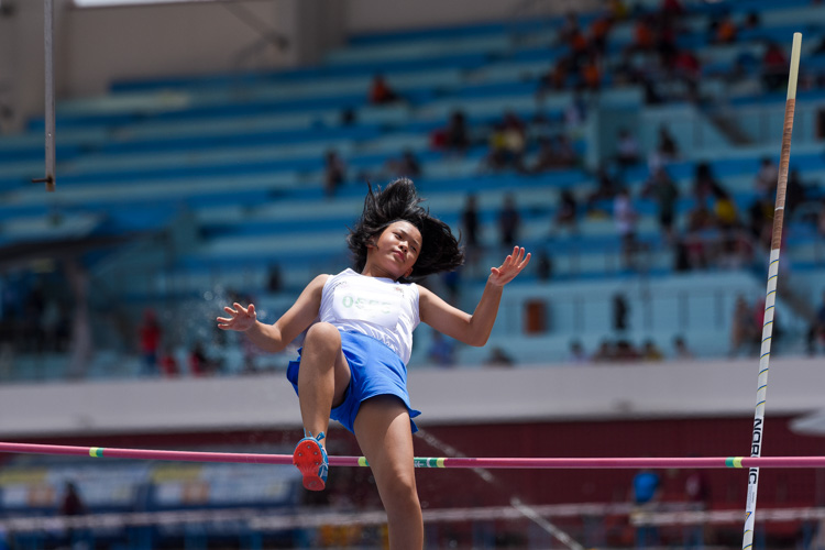 Lin Ziqi of CHIJ St. Nicholas Girls' School set a new C Division girls' pole vault mark of 2.30m, placing 11th in the girls' Open event. (Photo 8 © Iman Hashim/Red Sports)