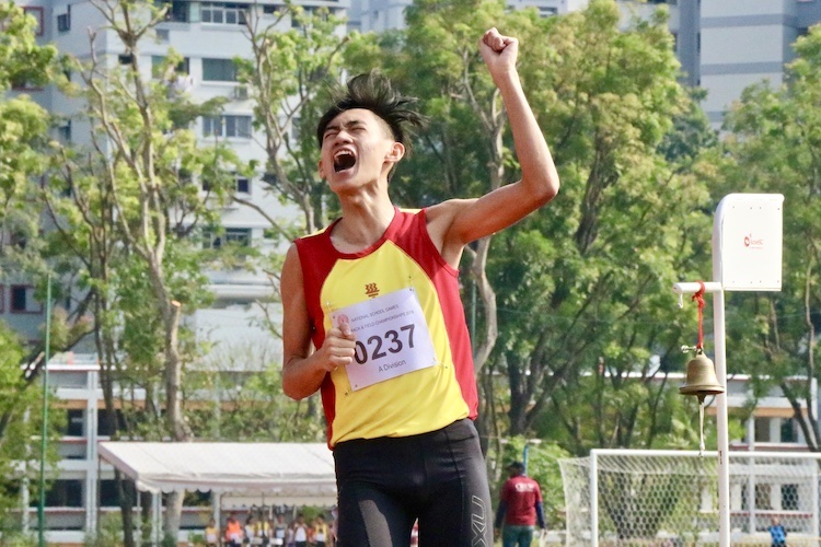  Chua Jia Wei of Hwa Chong Institution came in second place with a timing of 2:02. 