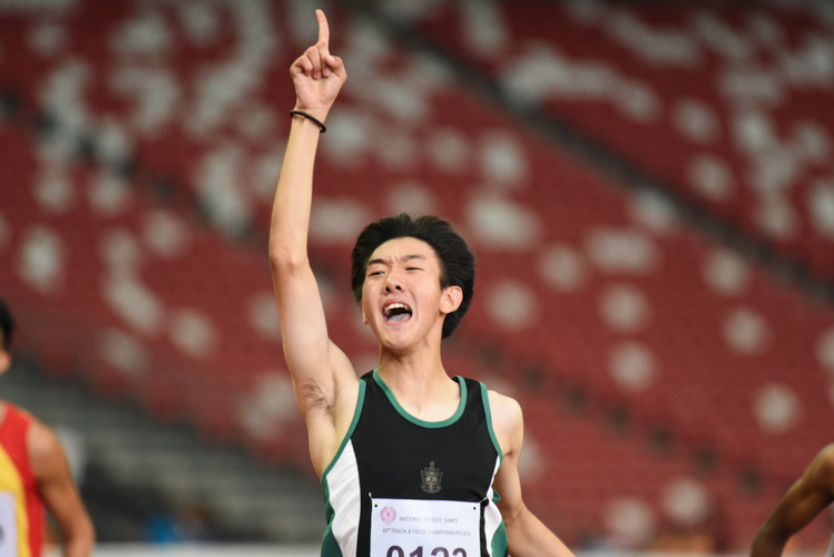 Matz Chan (#123) of RI came in first in the A Division Boys 110 metres hurdles event stopping the clock at 15.70s, while fellow teammate Jered Wong (#112) took silver with a time of 16.15s and Solaimuthu Dhanabalan (#225) of ACJC rounded off the podium coming in at 16.19s. (Photo 1 © Stefanus Ian/Red Sports)