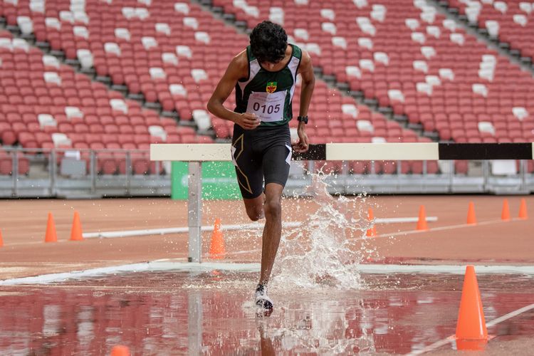 Armand Dhilawala Mohan (#105) of RI finished third in the A Division Boys' 3000m steeplechase final with a time of 10:48.21.