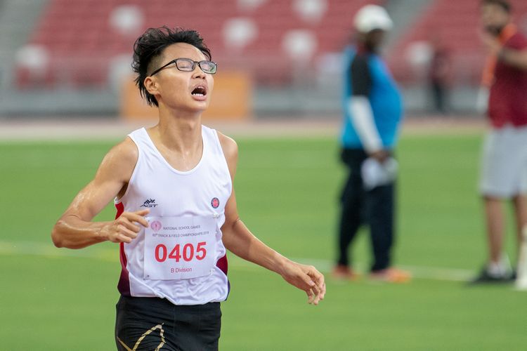 Liu Zhang (#405) of Dunman High School finished in fourth place in the B Division Boys' 2000m steeplechase final with a time of 07:05.53.