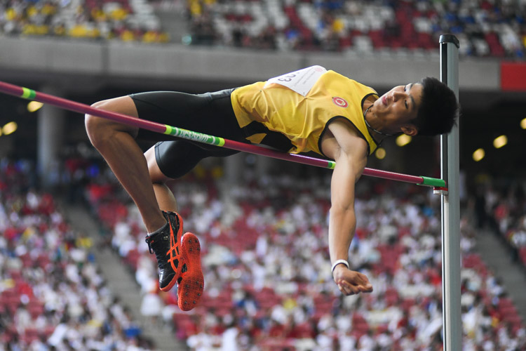 Kampton Kam of VJC came in first in the A Division Boys’ High Jump event and broke the schools national record and the under-20 record with a final height of 2.15 metres. (Photo 1 © Stefanus Ian/Red Sports)