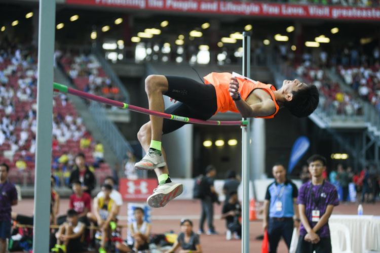 Andrew George Medina of Singapore Sports School came in fifth in the A Division Boys’ High Jump event with a final height of 1.89 metres. (Photo 1 © Stefanus Ian/Red Sports)