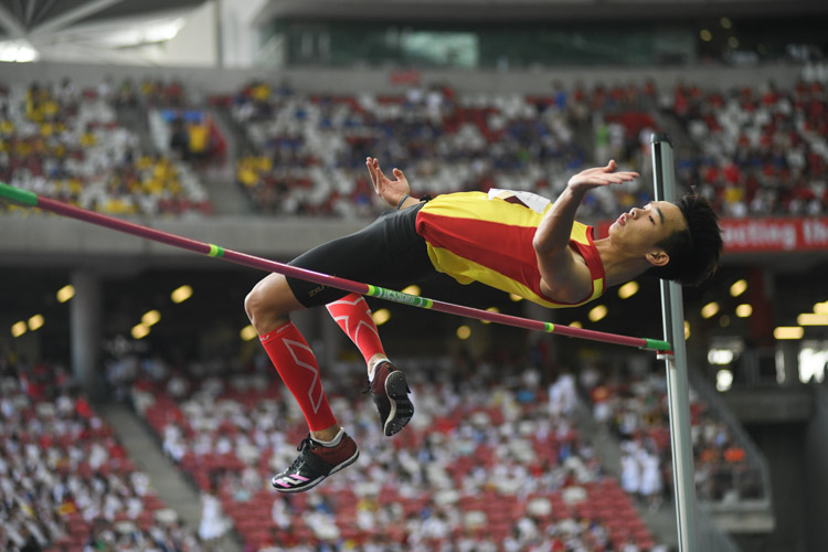 Andrew Pak of HCI came in fourth in the A Division Boys’ High Jump event with a final height of 1.89 metres. (Photo 1 © Stefanus Ian/Red Sports)