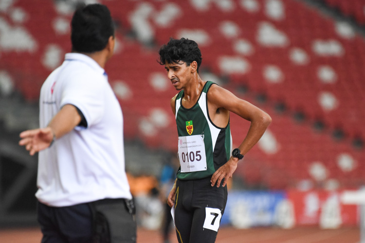 RI's Armand Mohan (#105), who performed better and was destined for a better finishing position in the initial race run on March 25 at Choa Chu Kang Stadium, eventually came in third place in the re-run at National Stadium. (Photo X © Iman Hashim/Red Sports)