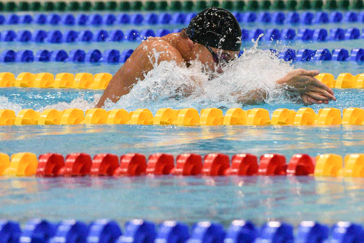 Gabriel Foo of ACS(I) on the breaststroke leg of the A Division boys' 200m Medley Relay final. (Photo 1 © Iman Hashim/Red Sports)