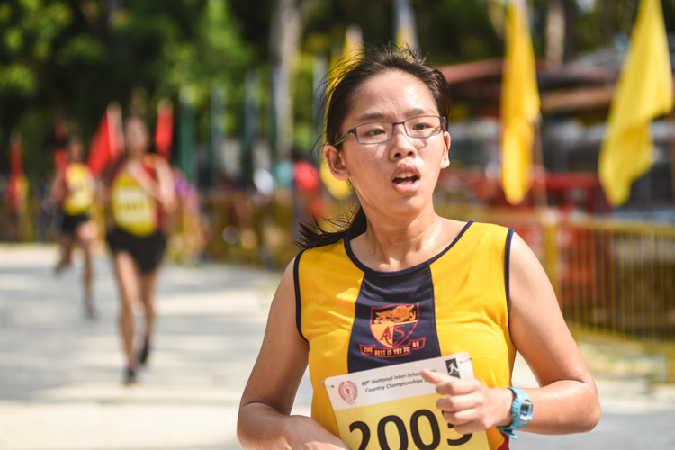 ACJC’s Caylee Chua (#2003) finished third in the Girls’ A Division cross country race with a time of 16:13.2. (Photo 1 © Iman Hashim/Red Sports)
