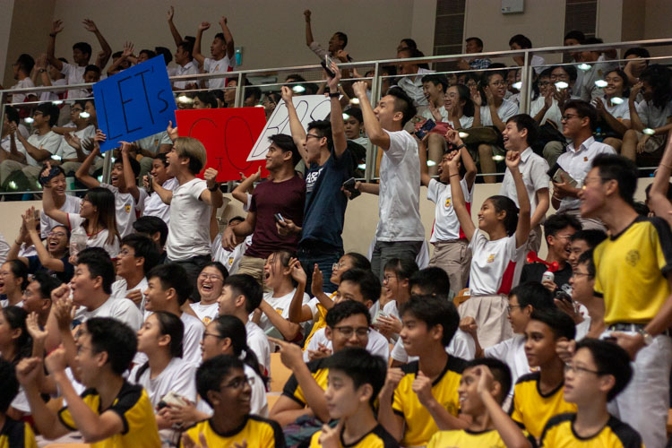 Fans from different schools coming to cheer and be part of the audience. (Photo 9 © REDintern Jordan Lim)