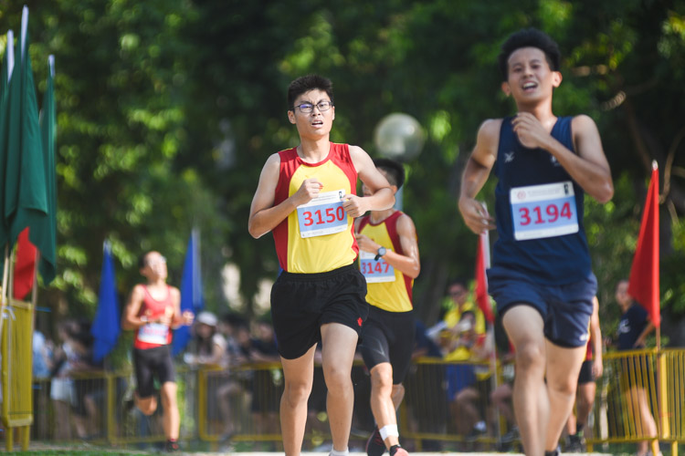 HCI's Yu Zhenning (#3150) finished seventh in the Boys’ B Division cross country race with a time of 17:36.8. (Photo 1 © Iman Hashim/Red Sports)