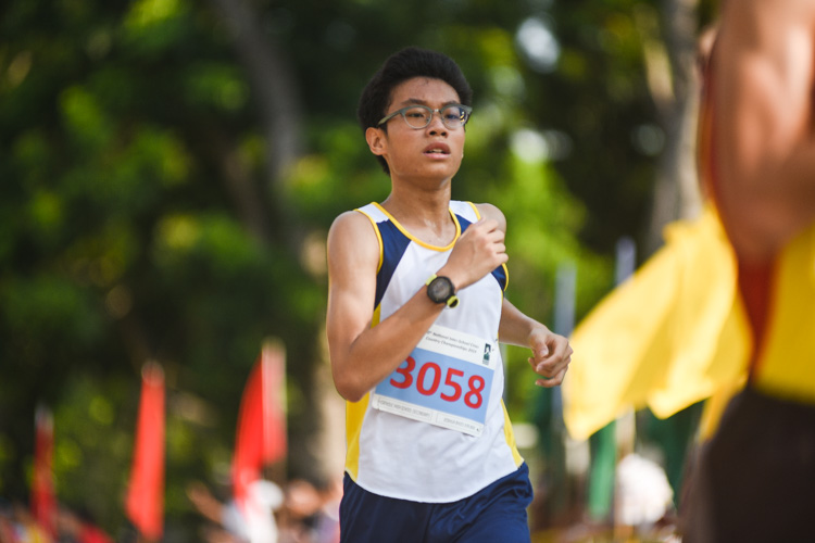 Catholic High's Joshua Khoo (#3058) finished 16th in the Boys’ B Division cross country race with a time of 17:56.3. (Photo 1 © Iman Hashim/Red Sports)