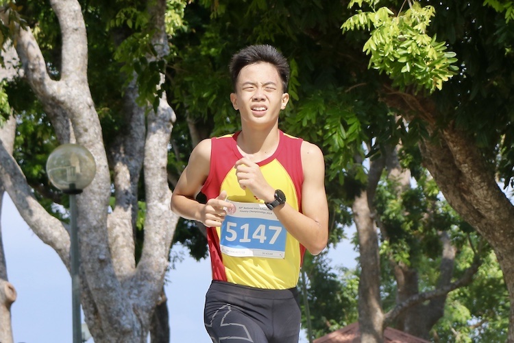 HCI’s Dai Hexuan finished sixth in the Boys’ C Division cross country race with a time of 14:03.2. (Photo 1 © Iman Hashim/Red Sports)