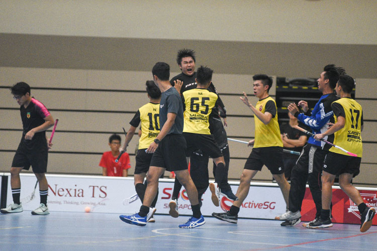 VJC goalkeeper Shaun Tay (#88) reacts after saving a penalty from Muhammad Alfian (RI #13) in the third period to deny them a comeback. (Photo 1 © Iman Hashim/Red Sports)