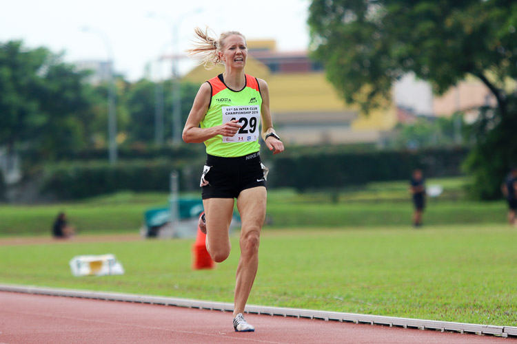 Therese Jansson (#429) of Trackstar Athletics finished second in the Women’s 1500m with a time of 5:10.32. (Photo 39 © Clara Lau/Red Sports)