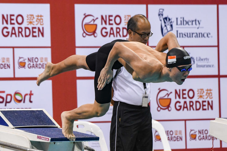 Glen Lim clinched silver in the Men's 400m Freestyle event with a time of 3:55.67 at the 15th SNSC 2019 competitions.