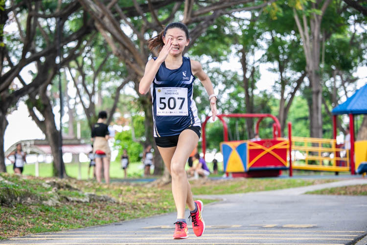 Rebecca Tan (#507) of SMU finished 10th in the Women's race in 27:18. (Photo 1 © Iman Hashim/Red Sports)