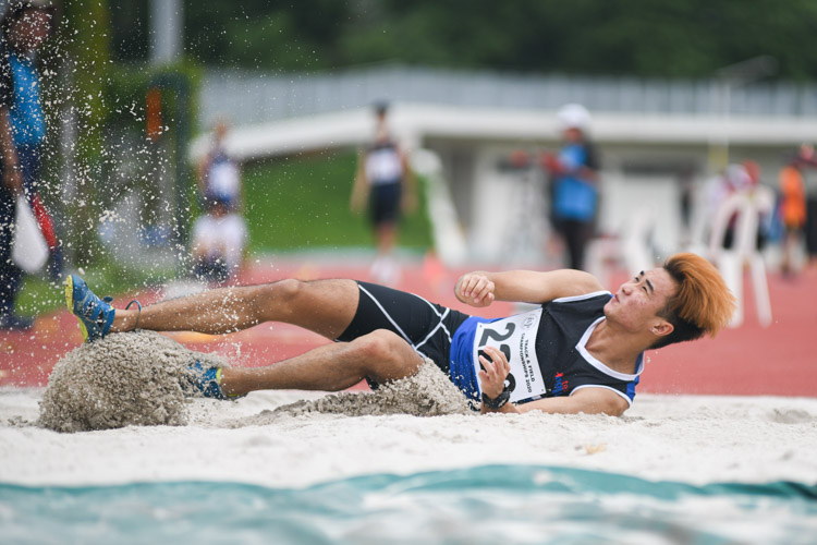 Shawn Jong of Ngee Ann Polytechnic jumped a final distance of 13.50m to clinch the bronze in the Institute-Varsity-Polytechnic Men's triple jump event. (Photo 1 © Stefanus Ian)