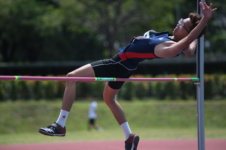 Koh Jin Hao (#95, Nanyang Polytechnic) finished sixth with a jump of 1.70m in the men's high jump event. (Photo 1 © Stefanus Ian/Red Sports)