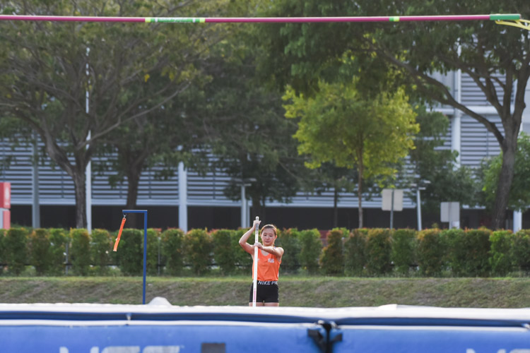 Lee Wen Qi of NUS also surpassed the old IVP record but settled for silver with a clearance of 3.01m in the women's pole vault. (Photo 1 © Iman Hashim/Red Sports)