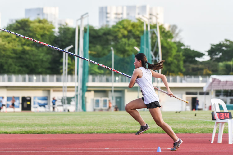Joey Shi of NTU took the bronze in the women's pole vault with a clearance of 2.60m. (Photo 1 © Iman Hashim/Red Sports)