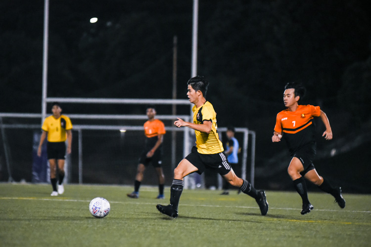 Dylan Tan (EH #68) turns past his marker. (Photo 1 © Iman Hashim/Red Sports)