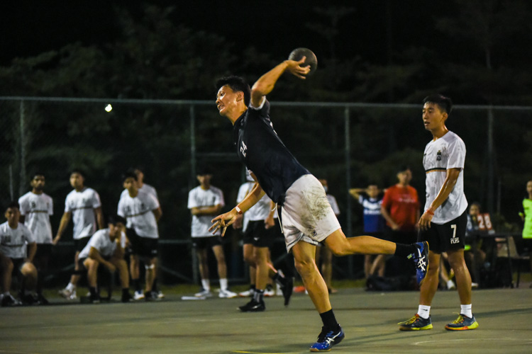 Tan Siew Wei (KR #24) takes a penalty throw. (Photo 1 © Iman Hashim/Red Sports)