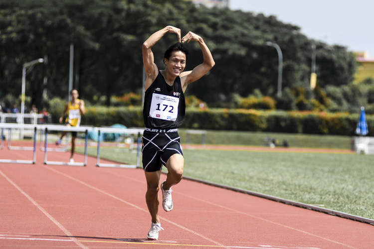 NTU's Calvin Quek (#172), the newly minted 400m hurdles national record holder (51.73s) comfortably won his pet event with a time of 57.00s. NUS's Luke Chiang (#71) finished second in 1:01.26 and NYP’s Amir Harith (#254) third in 1:03.73. (Photo 4 © Iman Hashim/Red Sports)