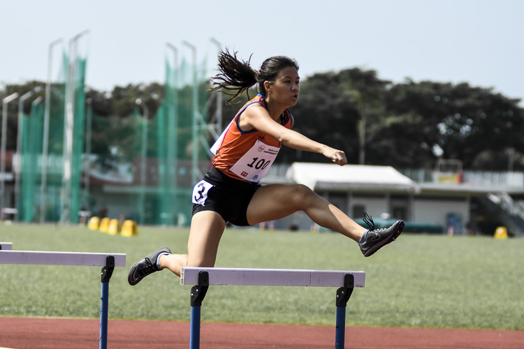 NTU's Clenyce Tan (#199) claimed victory in the women's 400m hurdles timed finals, stopping the clock at 1:08.13. Training partner Nicole Lim (#100) of NUS recorded 1:13.27 to take the silver, while Sim Jia Ying (#61) of SUSS finished with the bronze in 1:20.53. This gold was one of four medals that Clenyce garnered during the meet, with silver medals in the 100m hurdles and 4x400m relay as well as a bronze in the flat 400m. (Photo 90 © Iman Hashim/Red Sports)