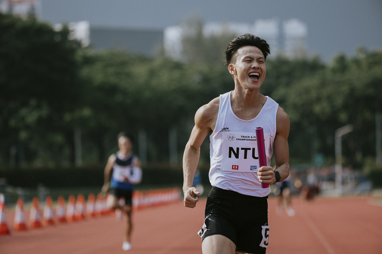 Two teams went under 42 seconds in the men’s 4x100m relay as NTU pipped title holders NUS by 0.09s to take the gold in 41.67s. (Photo 1 © Loh Guo Pei)