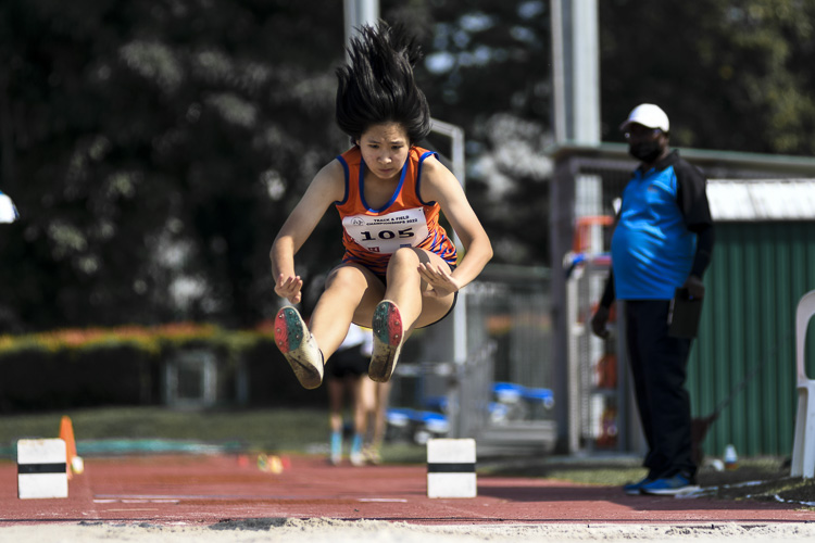 NTU's Tan Tse Teng (#209) leapt a personal best 11.63 metres to clinch the women's triple jump gold in her maiden IVP. Defending champ Jezebel Koh (#106) of NUS settled for silver with a 11.54m PB, while Jurnus Tan (#339) of S'pore Poly grabbed the bronze with a jump of 11.11m. (Photo 72 © Iman Hashim/Red Sports)