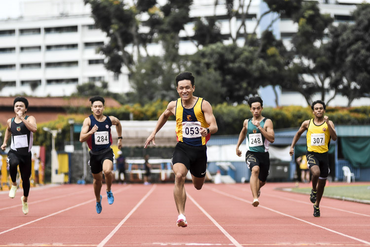 ACS(I)'s Mark Lee (#53) blazed through the A Division boys' 200m final in 21.62s into a slight headwind, shattering the electronically-timed championship and schools national record of 21.75s set by Donovan Chan in 2012. (Photo 1 © Iman Hashim/Red Sports)
