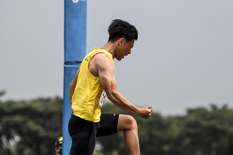 Joel Tan (#312) of VJC cleared 3.55m to place sixth in the A Div boys' pole vault. (Photo 1 © Iman Hashim/Red Sports)