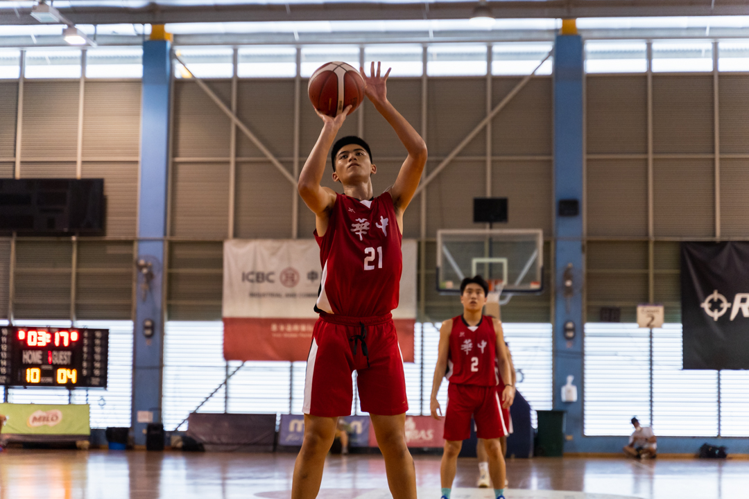 Matthew Stephen Huang (#21) of HCI lines up a free throw. (Photo X © Bryan Foo/Red Sports)