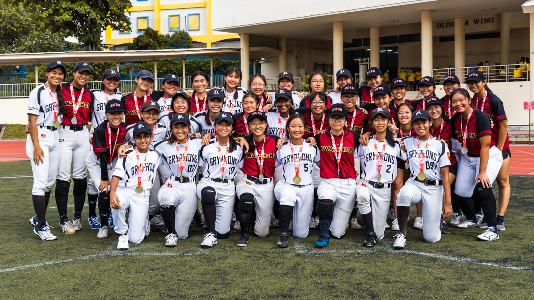 Players from both RI and HCI take a combined group photo after the final. (Photo X © Bryan Foo/Red Sports)