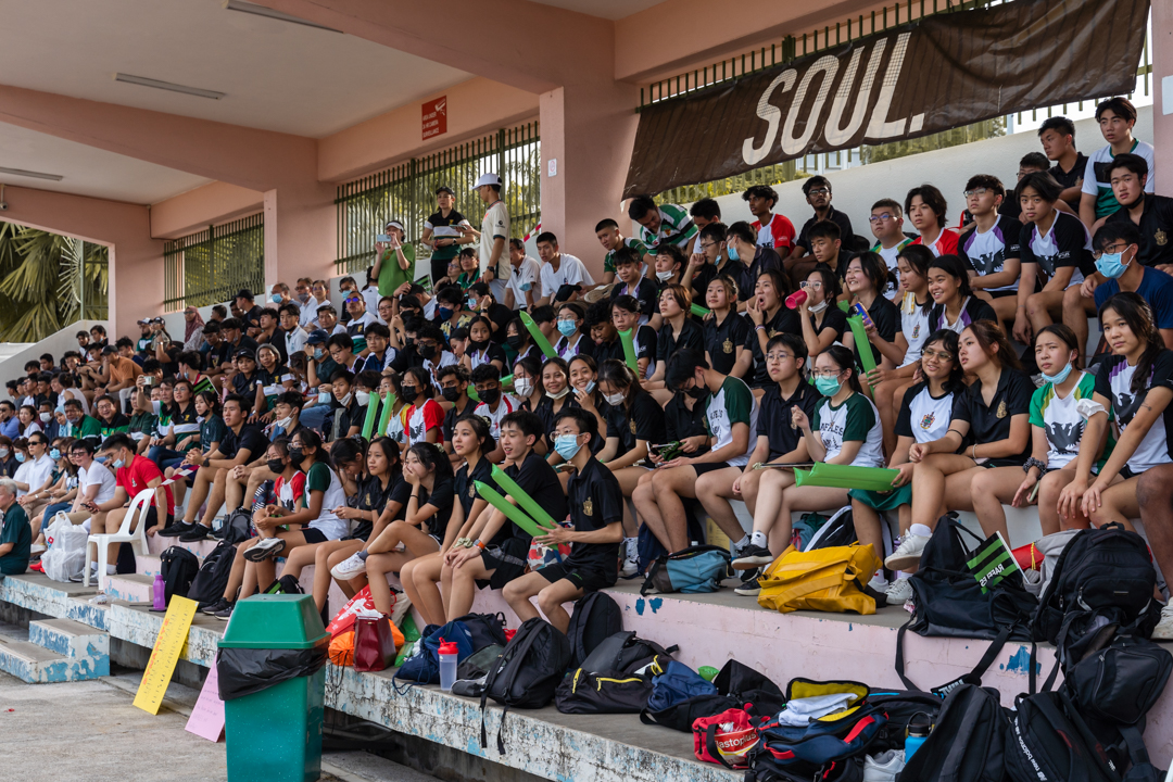 Raffles Institution supporters cheer on the ruggers. (Photo 17 © Bryan Foo/Red Sports)