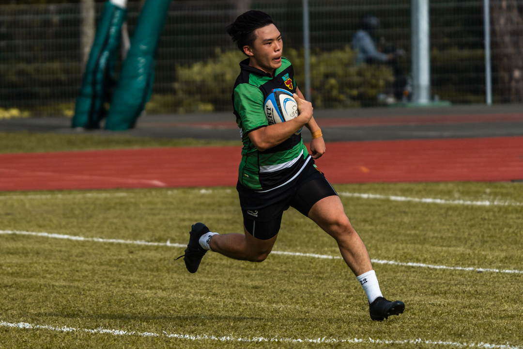 Raffles' Jerome Wee runs from the left wing into the try zone, after having made a 40-metre run. (Photo 27 © Bryan Foo/Red Sports)