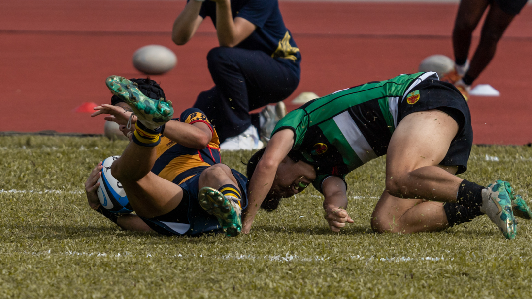 Independent's Jeffrey Lee (left) score the first try of Match 1. (Photo 4 © Bryan Foo/Red Sports)