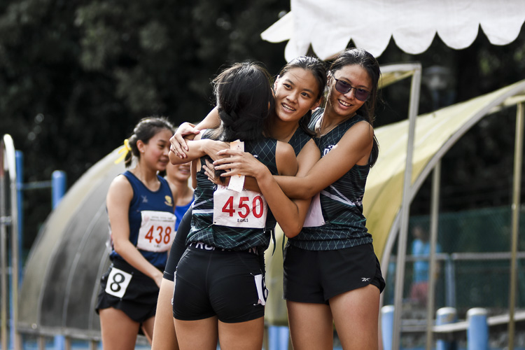 RGS celebrate their first B Div girls' 4x100m relay medal since 2002. (Photo 1 © Iman Hashim/Red Sports)