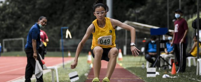 Cedar Girls' Keira Chua (#49) recorded 9.93m to clinch gold in the C Div girls' triple jump. (Photo 1 © Iman Hashim/Red Sports)