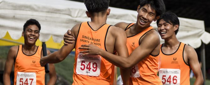 Singapore Sports School celebrate after clinching gold in the B Div boys’ 4x400m relay final. (Photo 1 © Iman Hashim/Red Sports)
