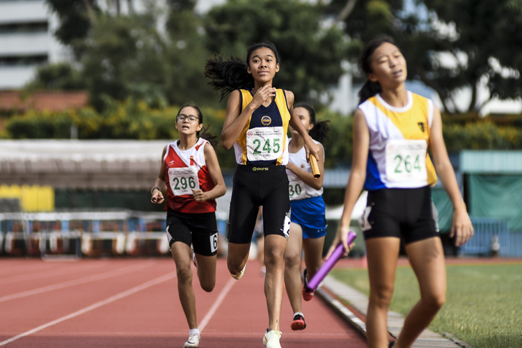 Chloe Chee (#245) of MGS anchors her team to bronze in the C Div girls' 4x400m relay final. It was MGS's first relay medal at the National Schools since 1998. (Photo 1 © Iman Hashim/Red Sports)