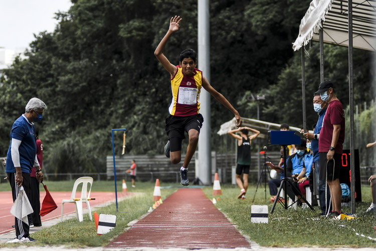 Victoria School's Telukula Sourendra (#515) placed eighth in the C Div boys' triple jump. (Photo 1 © Iman Hashim/Red Sports)