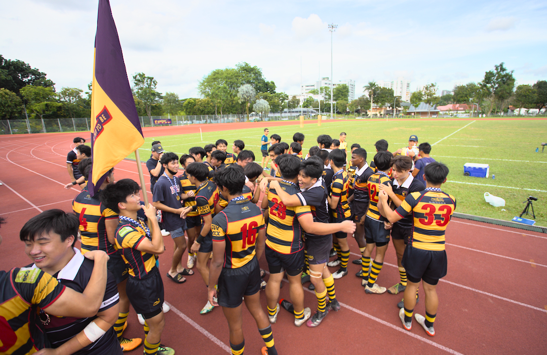 ACS (Independent) celebrate the win with their brother school Anglo-Chinese Junior College. ACJC had earlier won the 3rd/4th placing match 54-0 (29-0, 25-0) (Photo 35 © Shenn Tan/Red Sports)