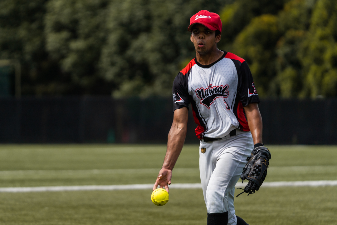 Aniket (NJC #1) throws his pitch. (Photo X © Bryan Foo/Red Sports)