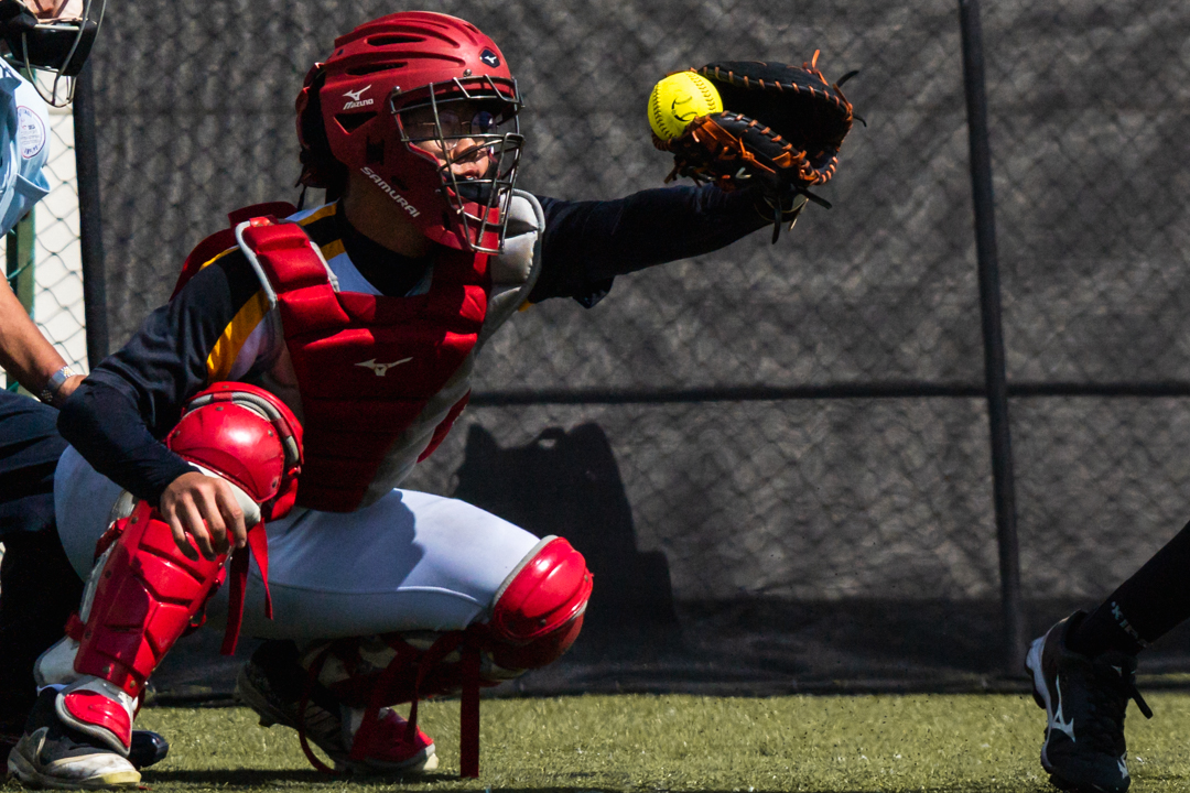 Catcher James Park (EJC #99) with the ball in his gloves. (Photo X © Bryan Foo/Red Sports)