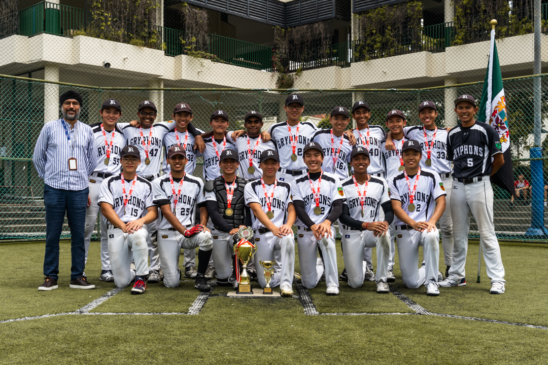 A Division Softball Boys' champions — Raffles Institution. (Photo X © Bryan Foo/Red Sports)