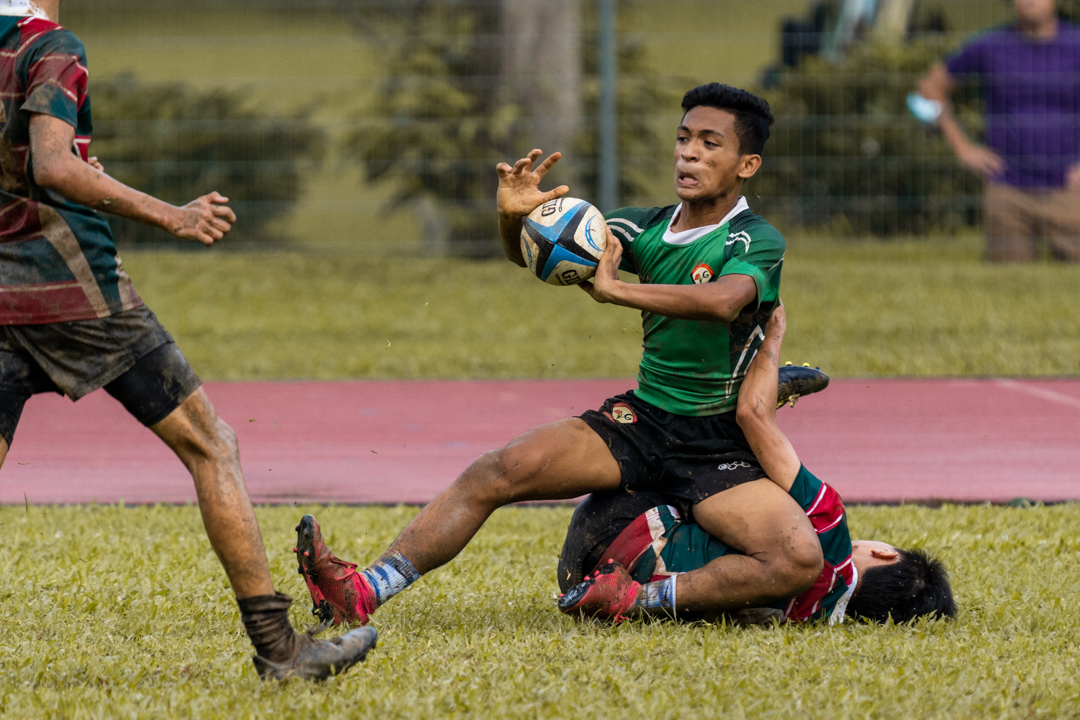 Greenridge Secondary School (GSS) emerged Bowl Champion after beating Evergreen Secondary School (EVG) with an aggregate score of 29-20. (Photo X © Bryan Foo/Red Sports)