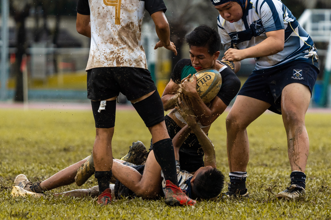 St. Andrew’s Secondary School (SASS) beat Raffles Institution (RI) 55-22 to finish third in the B Division Rugby Cup. (Photo X © Bryan Foo/Red Sports)