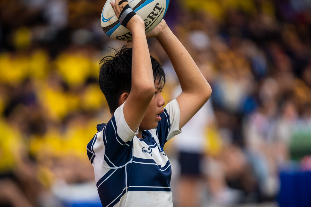Saint's hooker prepares for a line-out throw. (Photo X © Bryan Foo/Red Sports)