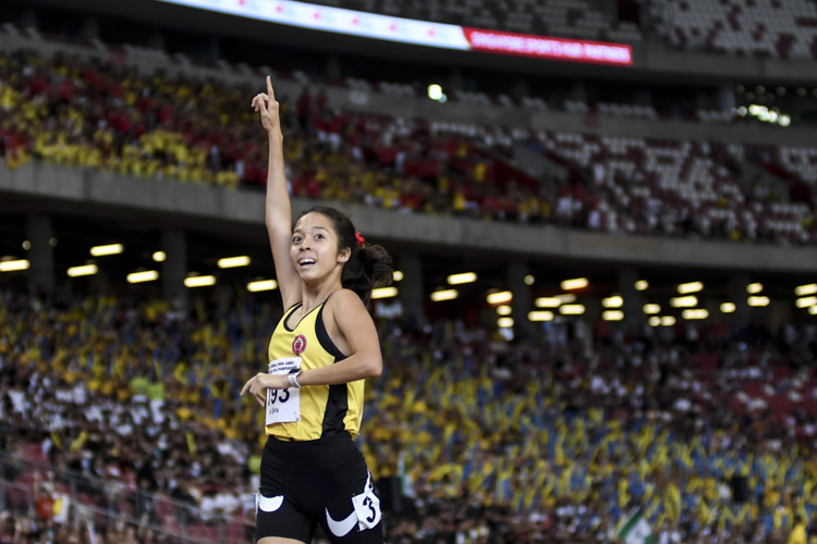 Faith Zhen Ford (#193) of VJC set a new championship record in the A Div girls' 1500m final stopping the clock at 4:52.41. (Photo XX © Iman Hashim/Red Sports)