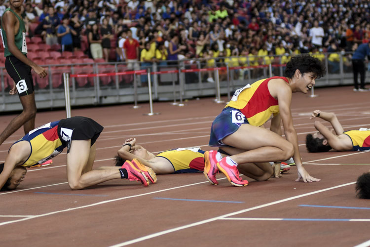 The carnage after the A Div boys' 1500m final. (Photo 1 © Iman Hashim/Red Sports)
